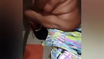Pertemuan Intens Dengan Seorang Milf Kulit Hitam Tua Dengan Pantat Besar